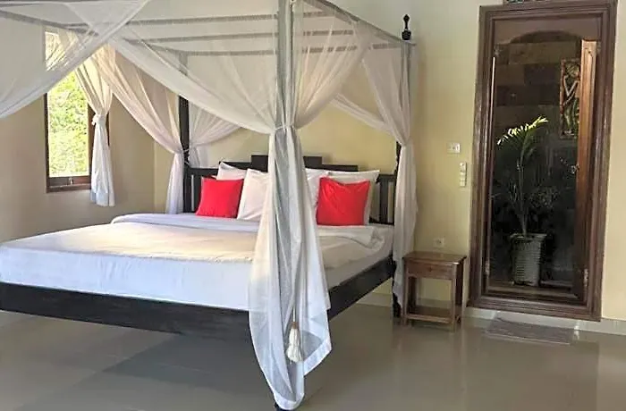 فندق Tradisi Front 4*