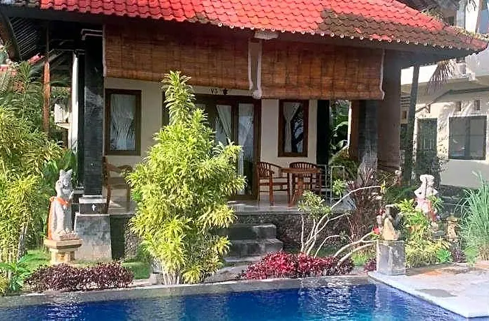 فندق Tradisi Front 4*