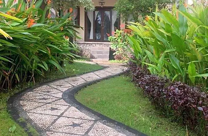 فندق Tradisi Front 4*